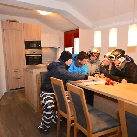 Penthouse Janita Apartman